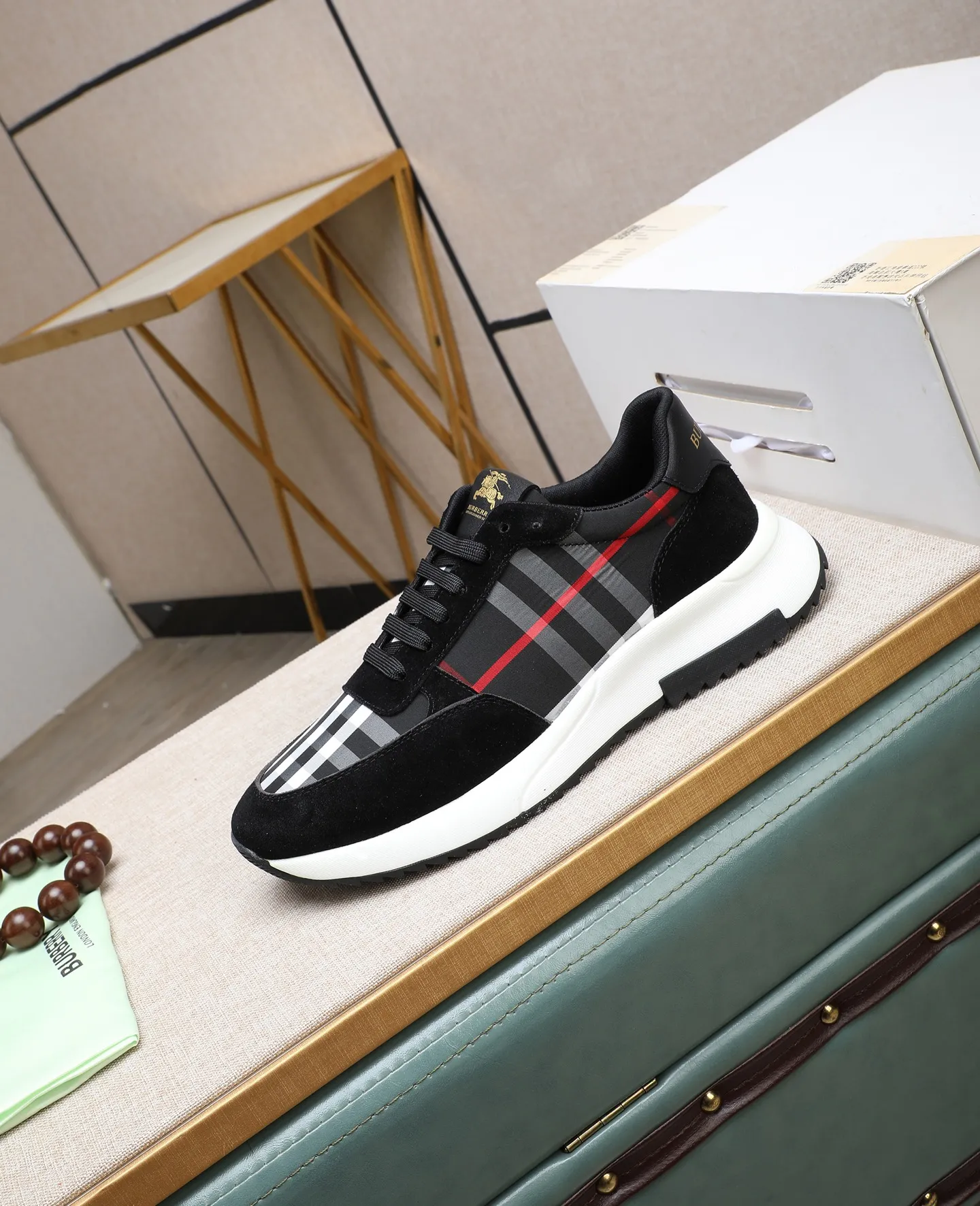 Men's shoes 💰460 ❤️❤️❤️[BURBERRY] Burberry purchasing agent 🔍Men's 🚹New model is synchronized with the official website, the upper is made of imported fabrics, and the lining is genuine leather. Completely 1⃣:1⃣ replica🇮🇹, non-slip and wear-resistant rubber outsole ⚠original factory goods, 🔍🔍high quality, please look at the details, welcome to compare⚠Size: 38-44